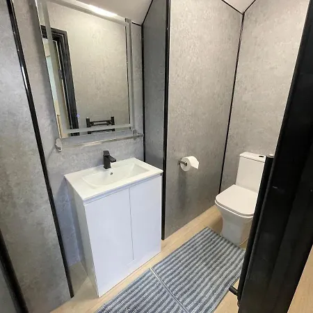 Holiday home Exchange House - Free Parking - 3 En-Suite Bedrooms - Close To M5-J2 And Train Station - Good Connection To City Centre - Close To Metro Extension To Briery Hill *