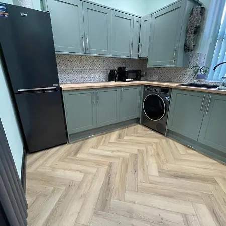 Exchange House - Free Parking - 3 En-Suite Bedrooms - Close To M5-J2 And Train Station - Good Connection To City Centre - Close To Metro Extension To Briery Hill Holiday home *