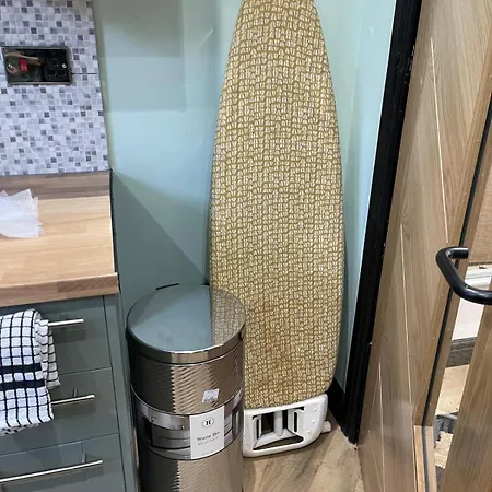 Exchange House - Free Parking - 3 En-Suite Bedrooms - Close To M5-J2 And Train Station - Good Connection To City Centre - Close To Metro Extension To Briery Hill Birmingham